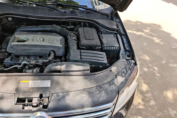 Used Volkswagen Magotan 2013 1.8TSI Premier Model Engine Bay Left