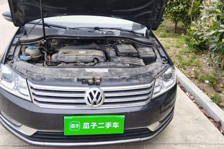 Used Volkswagen Magotan 2013 1.8TSI Prestige Model Engine Bay Left