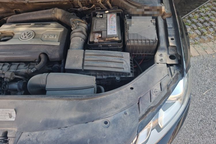 Used Volkswagen Magotan 2013 1.8TSI Luxury Model Engine Bay Left