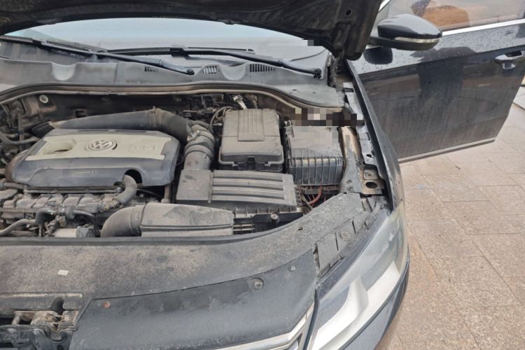 Used Volkswagen Magotan 2013 1.8TSI Premier Model Engine Bay Left