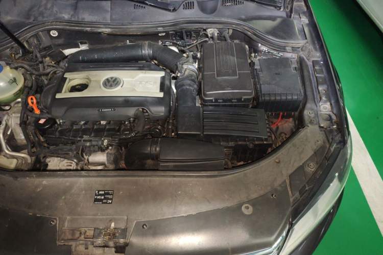 Used Volkswagen Magotan 2013 1.8TSI Premier Model Engine Bay Left