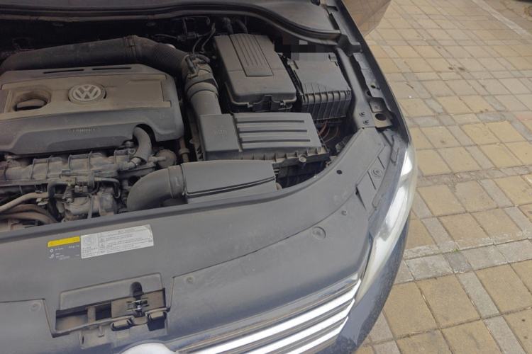 Used Volkswagen Magotan 2013 1.8TSI Premier Model Engine Bay Left