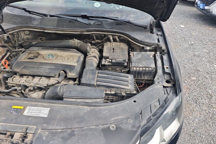 Used Volkswagen Magotan 2013 1.8TSI Premier Model Engine Bay Left