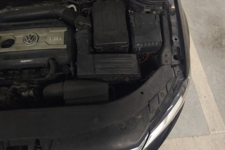 Used Volkswagen Magotan 2013 1.8TSI Premier Model Engine Bay Left