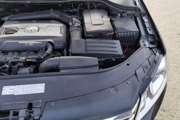 Used Volkswagen Magotan 2013 2.0 TSI Luxury Model Engine Bay Left