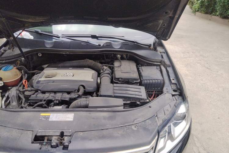 Used Volkswagen Magotan 2013 1.8TSI Premier Model Engine Bay Left