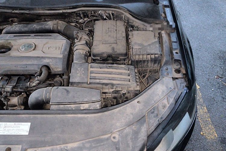 Used Volkswagen Magotan 2013 1.8TSI Premier Model Engine Bay Left