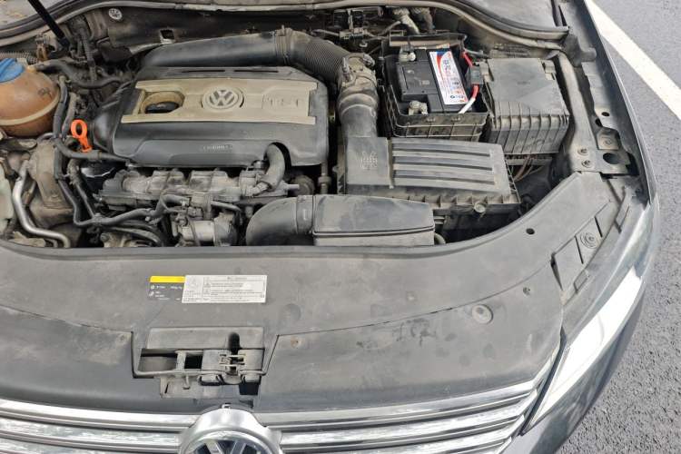 Used Volkswagen Magotan 2013 1.8TSI Premier Model Engine Bay Left