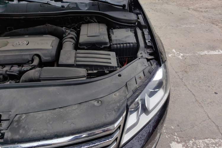 Used Volkswagen Magotan 2013 1.8TSI Luxury Model Engine Bay Left