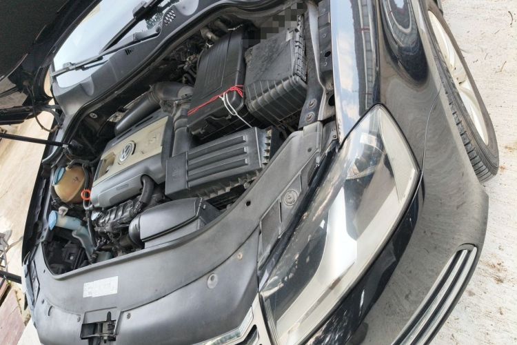 Used Volkswagen Magotan 2013 1.8TSI Premier Model Engine Bay Left