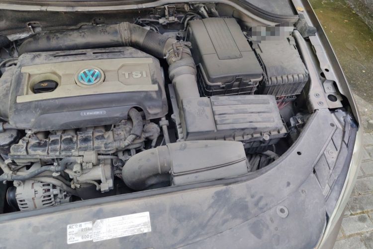 Used Volkswagen Magotan 2013 1.8TSI Prestige Model Engine Bay Left