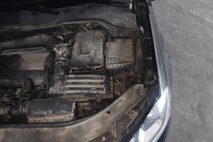 Used Volkswagen Magotan 2013 1.8TSI Premier Model Engine Bay Left