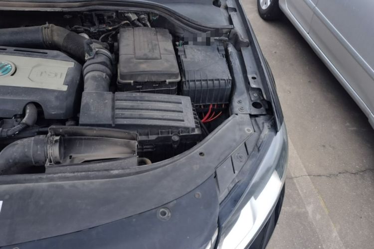 Used Volkswagen Magotan 2013 1.8TSI Premier Model Engine Bay Left