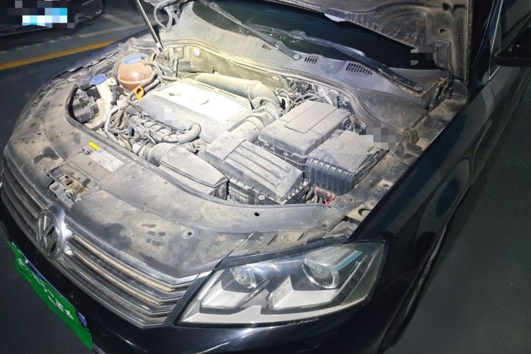 Used Volkswagen Magotan 2013 1.8TSI Luxury Model Engine Bay Left