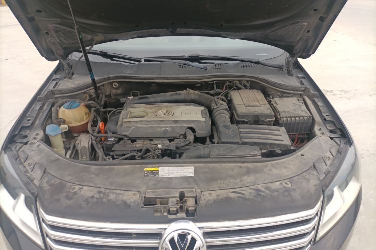 Used Volkswagen Magotan 2013 1.8TSI Premier Model Engine Bay