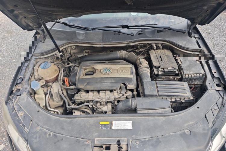 Used Volkswagen Magotan 2013 1.8TSI Premier Model Engine Bay