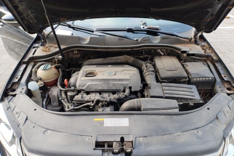 Used Volkswagen Magotan 2013 1.8TSI Premier Model Engine Bay