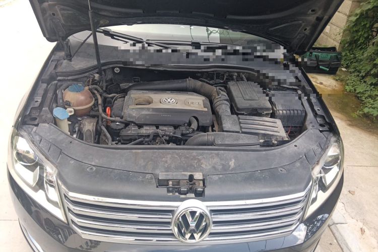 Used Volkswagen Magotan 2013 1.8TSI Premier Model Engine Bay
