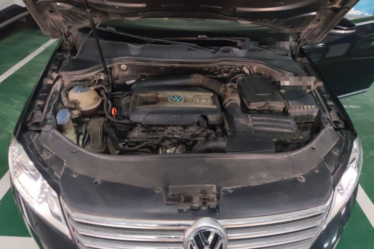 Used Volkswagen Magotan 2013 1.8TSI Luxury Model Engine Bay