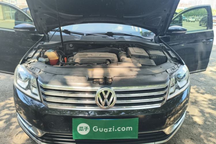 Used Volkswagen Magotan 2013 1.8TSI Luxury Model Engine Bay