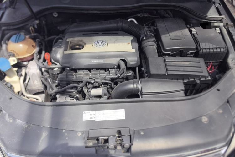 Used Volkswagen Magotan 2013 1.8TSI Prestige Model Engine Bay