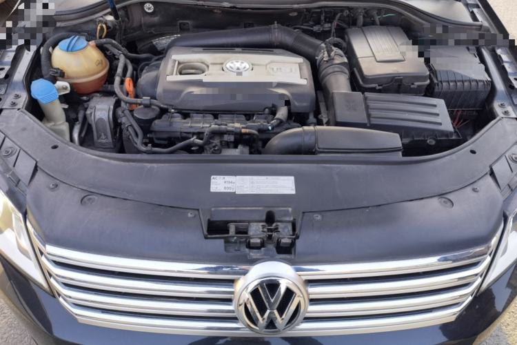 Used Volkswagen Magotan 2013 2.0 TSI Luxury Model Engine Bay