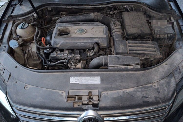 Used Volkswagen Magotan 2013 1.8TSI Premier Model Engine Bay