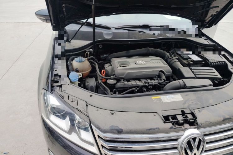 Used Volkswagen Magotan 2013 1.8TSI Premier Model Engine Bay Right