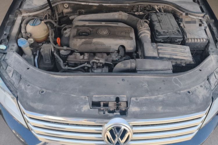 Used Volkswagen Magotan 2013 1.8TSI Premier Model Engine Bay