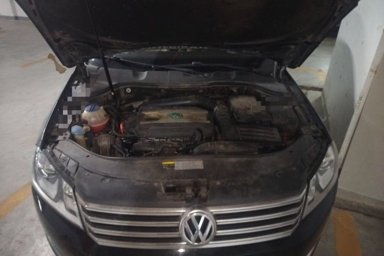 Used Volkswagen Magotan 2013 1.8TSI Luxury Model Engine Bay