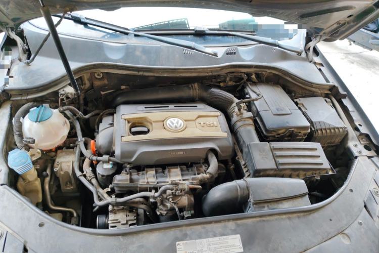 Used Volkswagen Magotan 2013 1.8TSI Premier Model Engine Bay