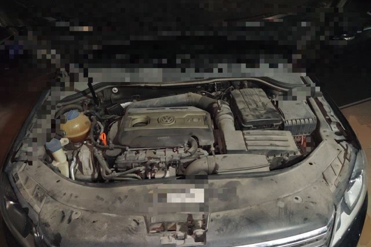 Used Volkswagen Magotan 2013 1.8TSI Prestige Model Engine Bay