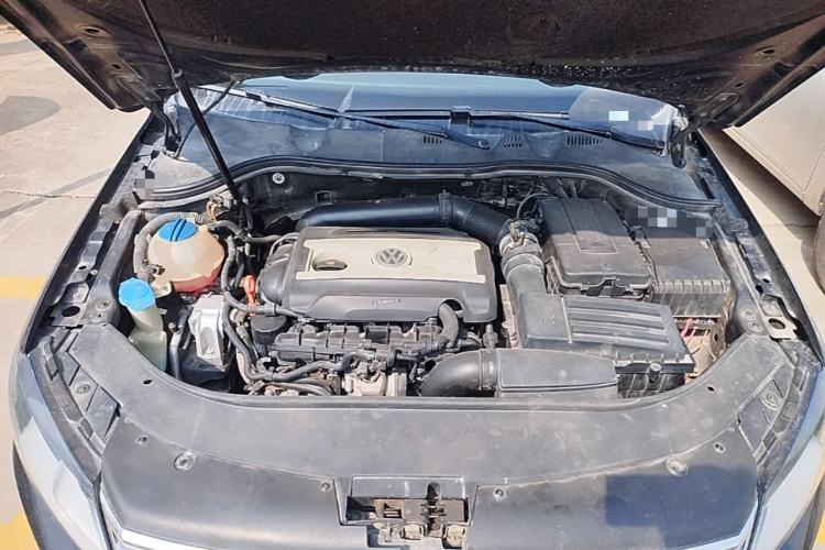 Used Volkswagen Magotan 2013 1.8TSI Premier Model Engine Bay