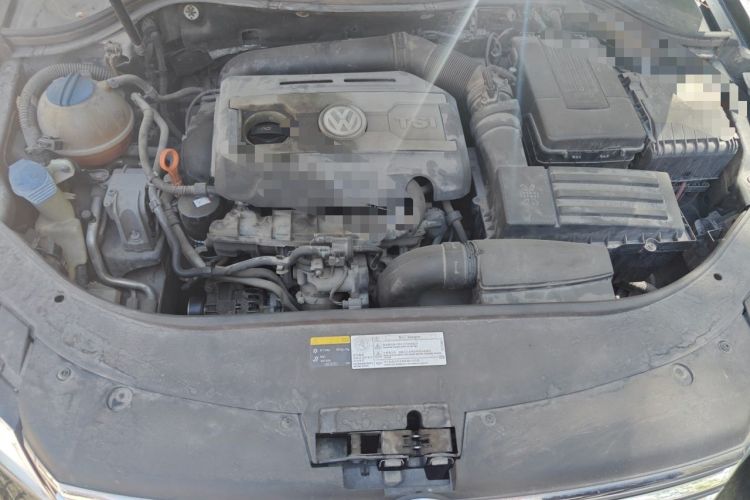 Used Volkswagen Magotan 2013 1.8TSI Luxury Model Engine Bay