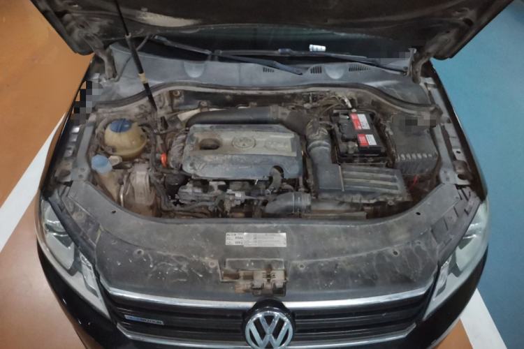 Used Volkswagen Magotan 2013 1.8TSI Luxury Model Engine Bay