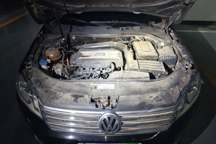 Used Volkswagen Magotan 2013 1.8TSI Luxury Model Engine Bay
