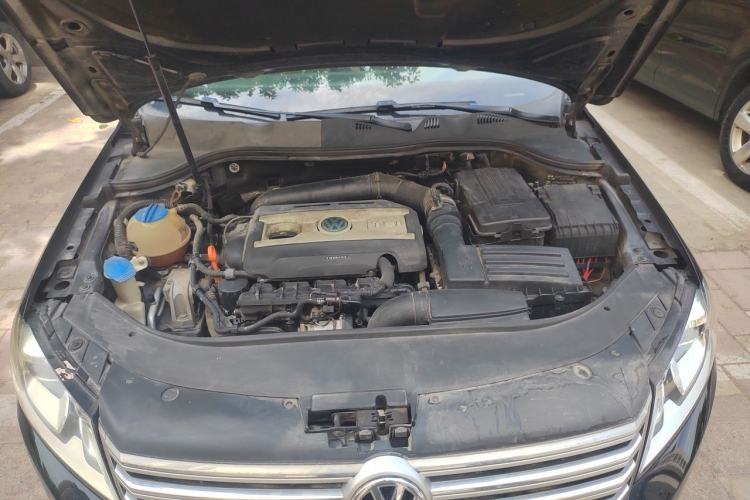 Used Volkswagen Magotan 2013 1.8TSI Luxury Model Engine Bay