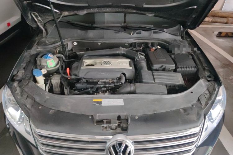 Used Volkswagen Magotan 2013 2.0 TSI Prestige Model Engine Bay