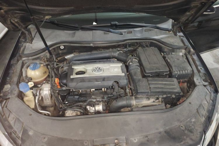 Used Volkswagen Magotan 2013 1.8TSI Premier Model Engine Bay