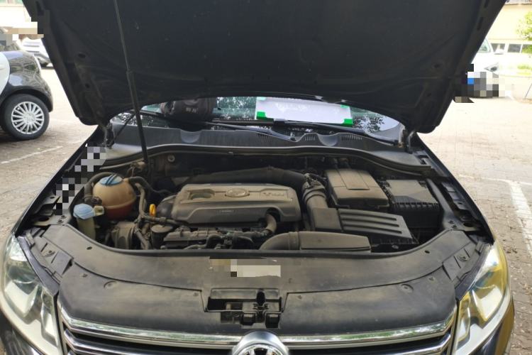 Used Volkswagen Magotan 2013 1.8TSI Luxury Model Engine Bay