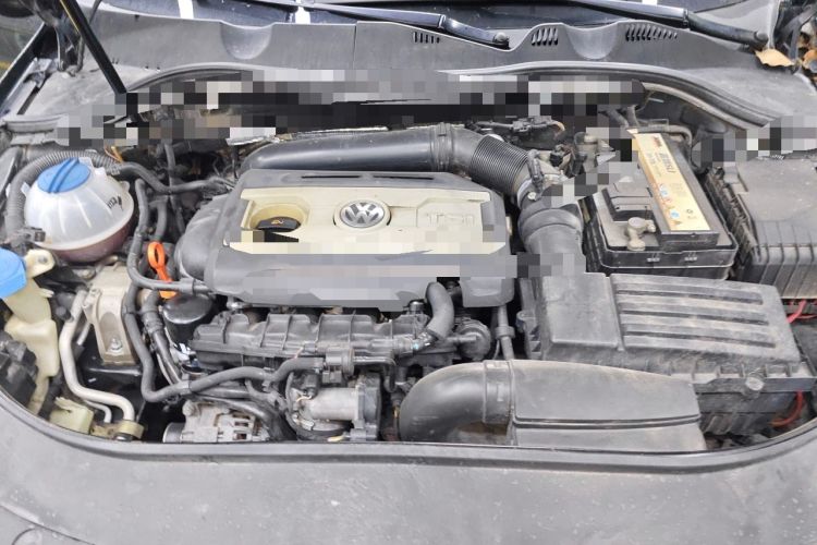 Used Volkswagen Magotan 2013 1.8TSI Luxury Model Engine Bay