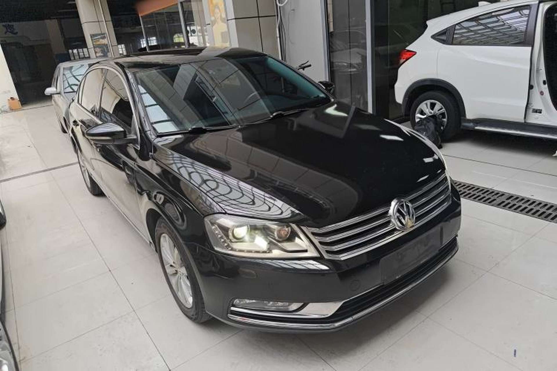 Used Volkswagen Magotan 2013 1.8TSI Luxury Model Exterior 1