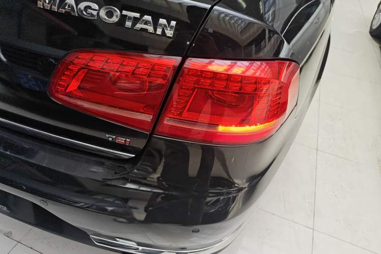 Used Volkswagen Magotan 2013 1.8TSI Luxury Model Exterior 3