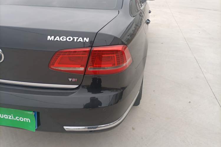 Used Volkswagen Magotan 2013 1.8TSI Premier Model Exterior 3