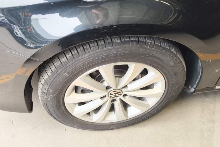 Used Volkswagen Magotan 2013 1.8TSI Premier Model Exterior 4