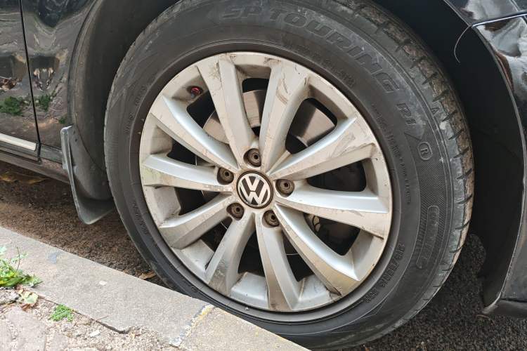 Used Volkswagen Magotan 2013 1.8TSI Luxury Model Exterior 4
