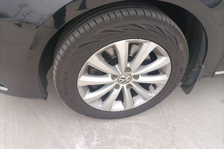 Used Volkswagen Magotan 2013 1.8TSI Premier Model Exterior 4