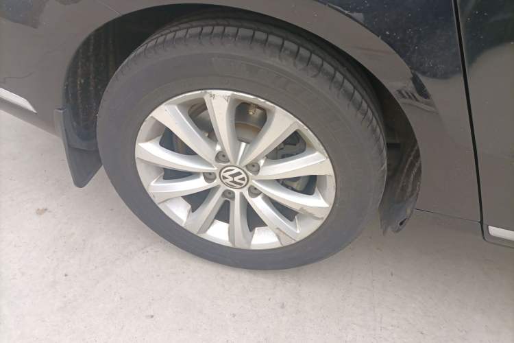 Used Volkswagen Magotan 2013 1.8TSI Premier Model Exterior 5