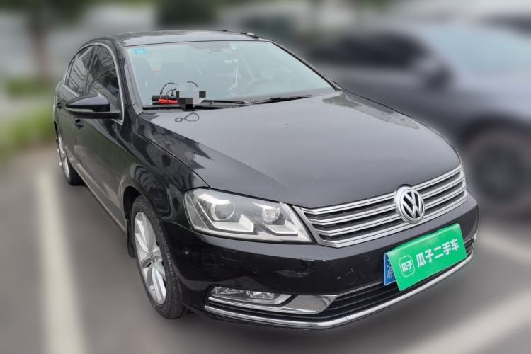 Used Volkswagen Magotan 2013 2.0 TSI Prestige Model Front Right 45 Deg