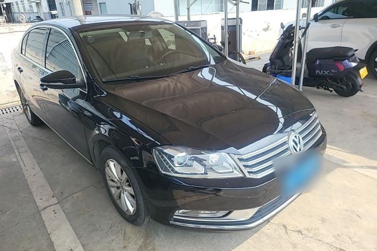 Used Volkswagen Magotan 2013 1.8TSI Luxury Model Front Right 45 Deg